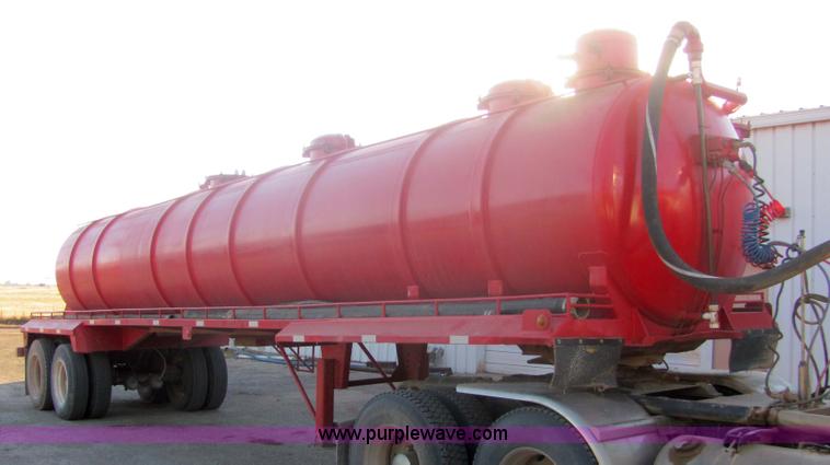 image for item 6746 1978 Trailmaster tanker trailer