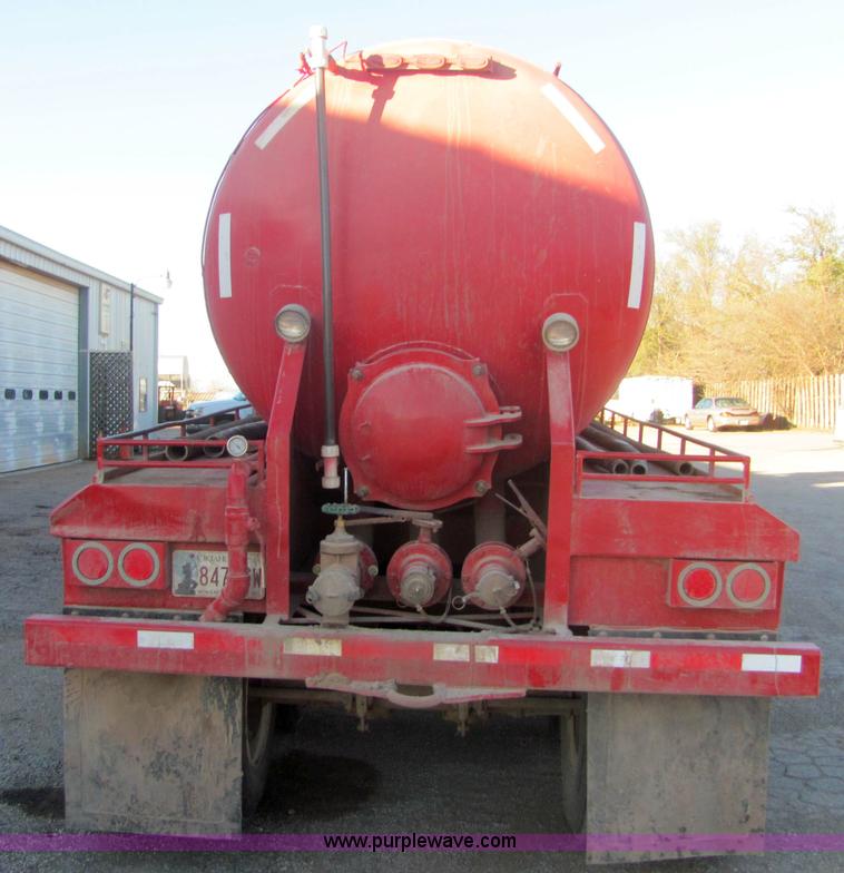 image for item 6746 1978 Trailmaster tanker trailer