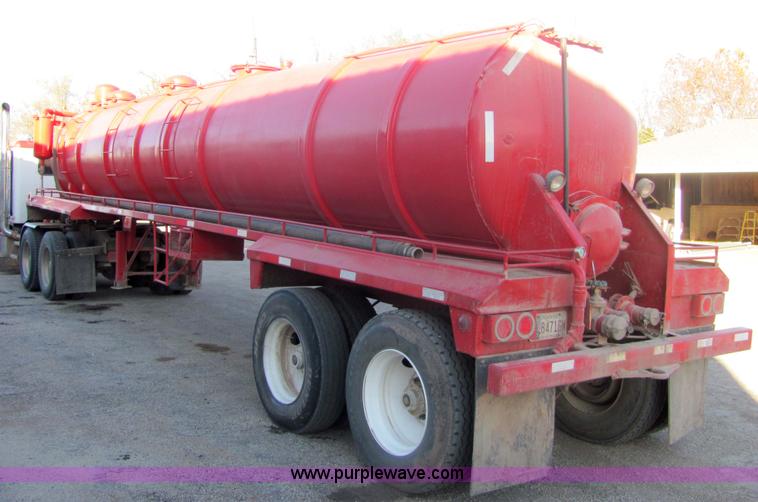image for item 6746 1978 Trailmaster tanker trailer