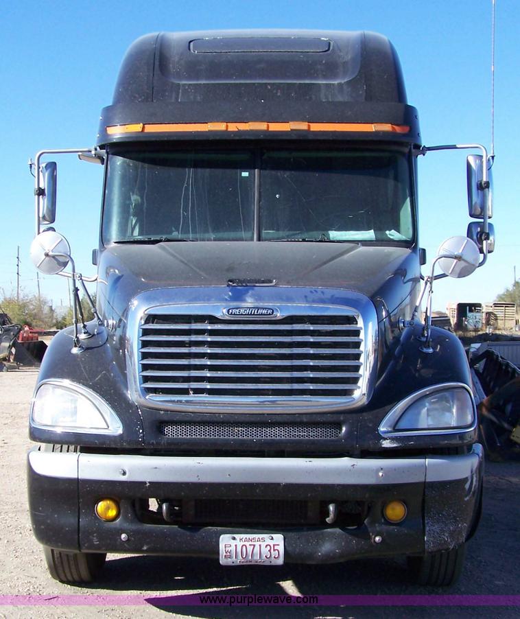 image for item 7500 2003 Freightliner Century Columbia 120 semi truck