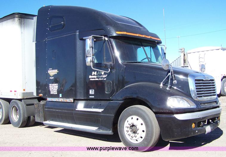 image for item 7500 2003 Freightliner Century Columbia 120 semi truck