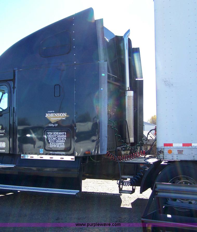 image for item 7500 2003 Freightliner Century Columbia 120 semi truck