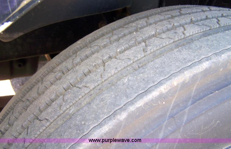 image for item 7500 2003 Freightliner Century Columbia 120 semi truck