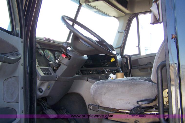 image for item 7500 2003 Freightliner Century Columbia 120 semi truck