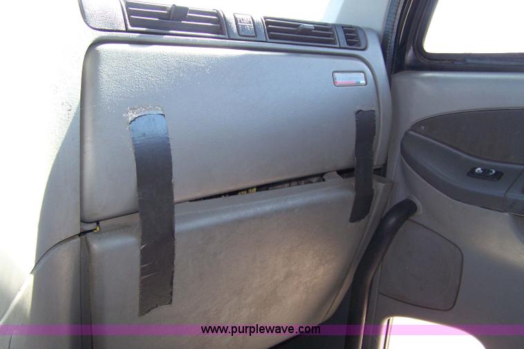 image for item 7500 2003 Freightliner Century Columbia 120 semi truck