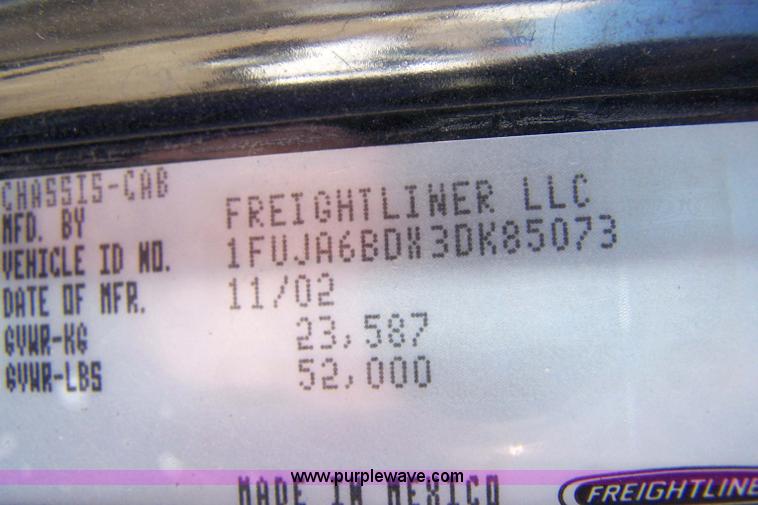 image for item 7500 2003 Freightliner Century Columbia 120 semi truck