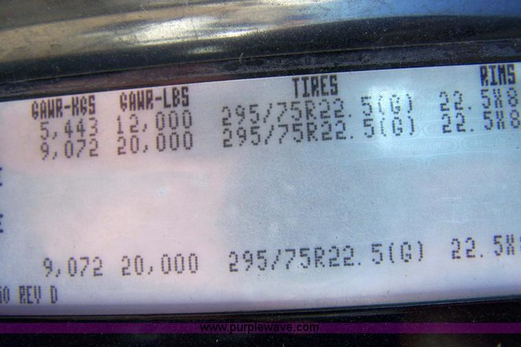 image for item 7500 2003 Freightliner Century Columbia 120 semi truck