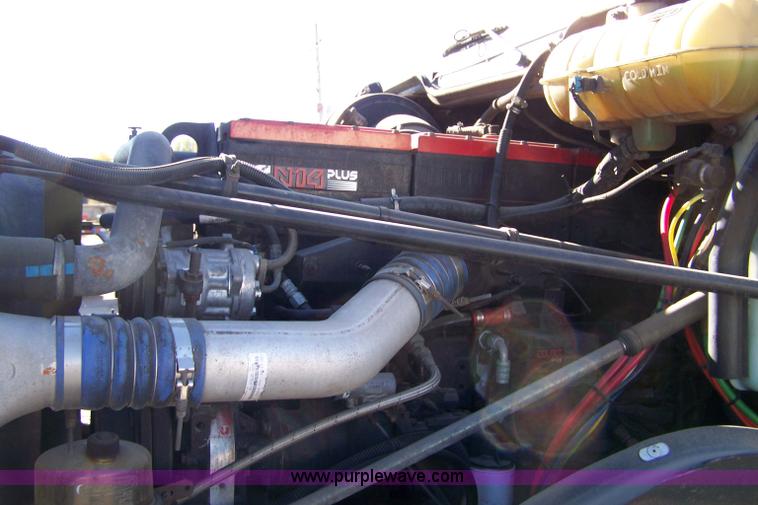 image for item 7500 2003 Freightliner Century Columbia 120 semi truck