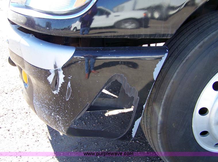 image for item 7500 2003 Freightliner Century Columbia 120 semi truck