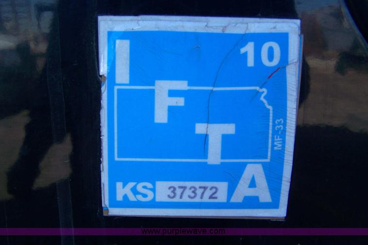 image for item 7500 2003 Freightliner Century Columbia 120 semi truck