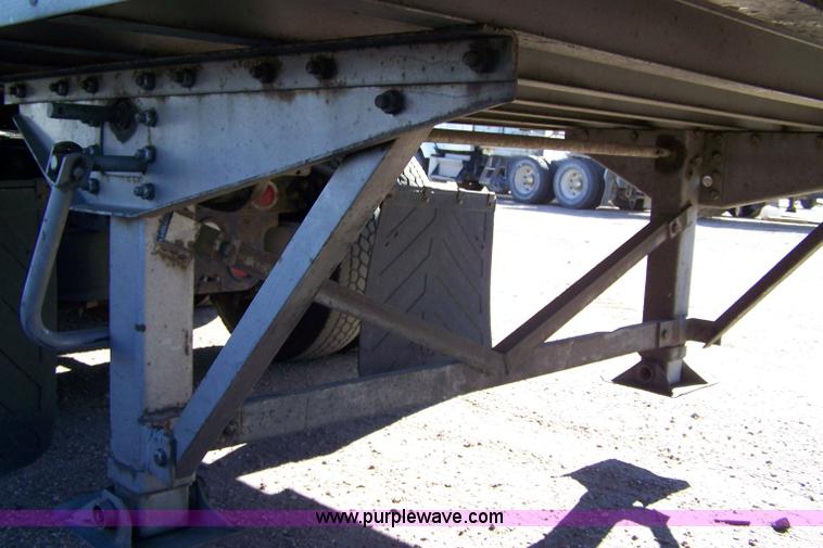 image for item 7501 2005 Lufkin 53' van trailer