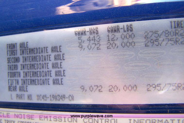 image for item 7502 2002 Sterling ST9500 semi truck