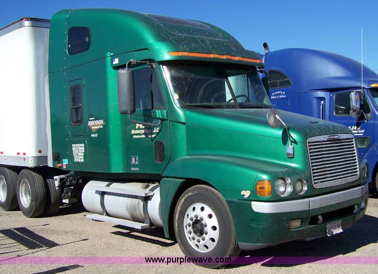image for item 7504 2003 Freightliner Century Class ST120 semi truck