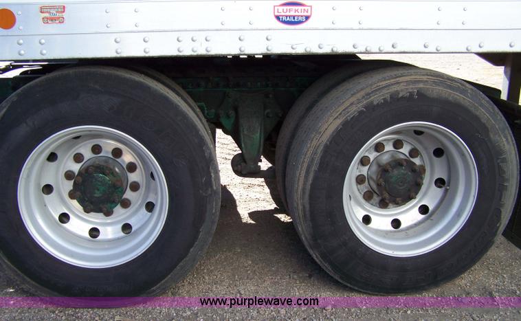 image for item 7504 2003 Freightliner Century Class ST120 semi truck