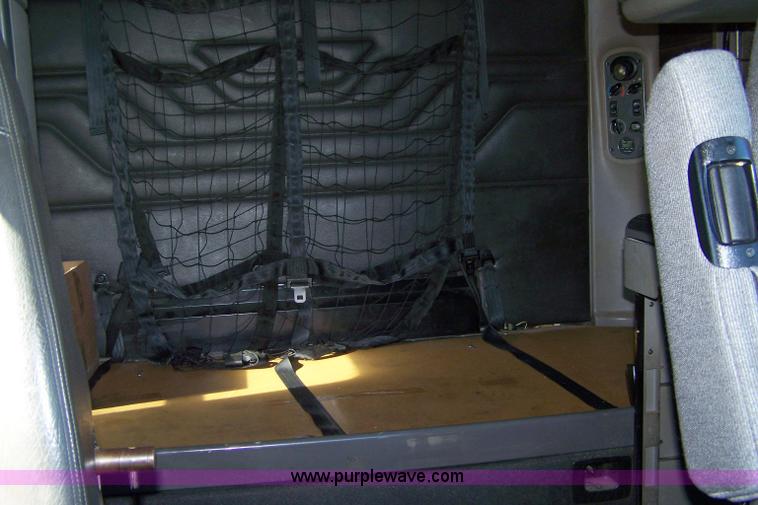 image for item 7504 2003 Freightliner Century Class ST120 semi truck