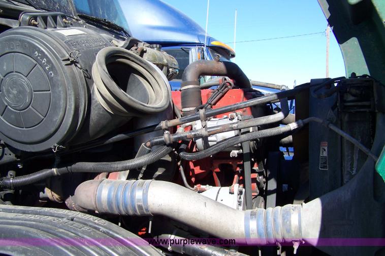 image for item 7504 2003 Freightliner Century Class ST120 semi truck