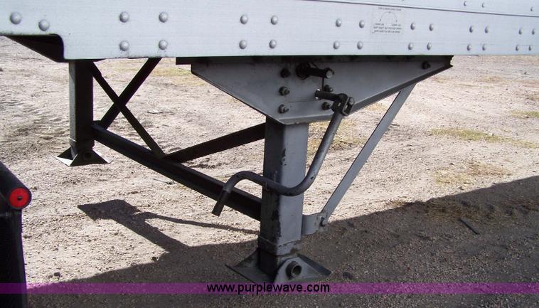 image for item 7505 2005 Lufkin 53' van trailer