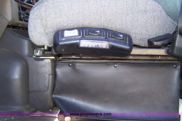 image for item 7506 2001 Sterling ST9500 semi truck