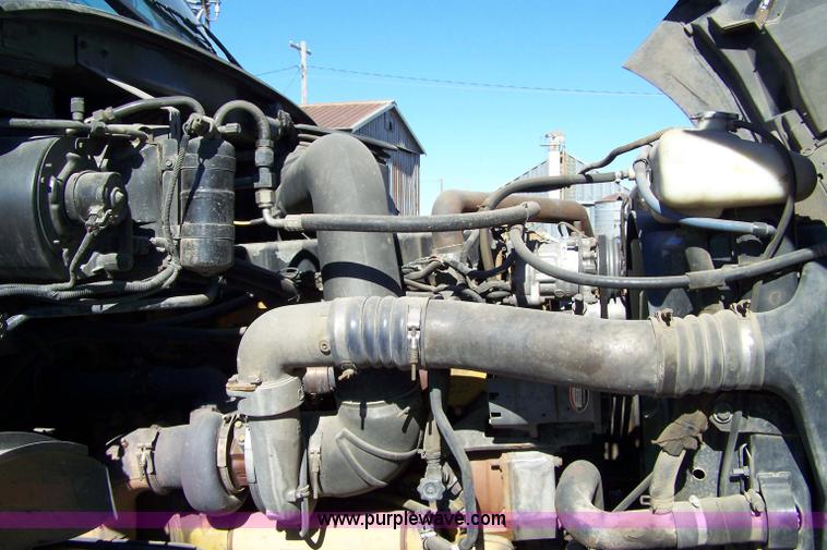 image for item 7506 2001 Sterling ST9500 semi truck