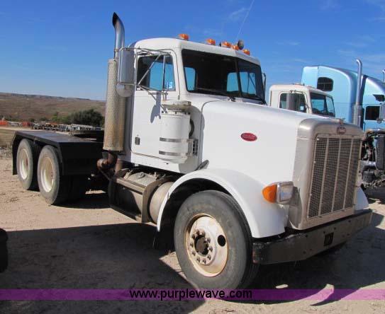 image for item 8276 1991 Peterbilt 357 semi truck