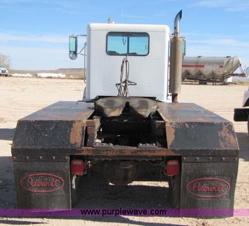 image for item 8276 1991 Peterbilt 357 semi truck