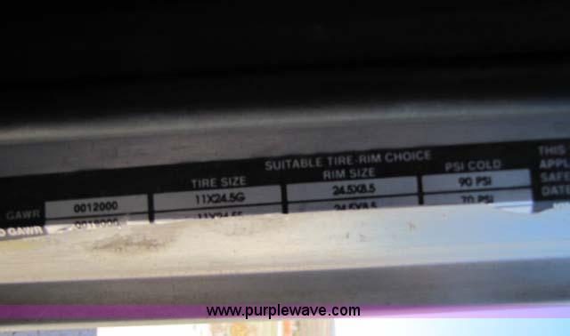 image for item 8276 1991 Peterbilt 357 semi truck