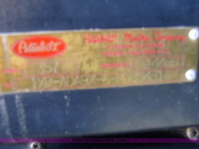 image for item 8276 1991 Peterbilt 357 semi truck