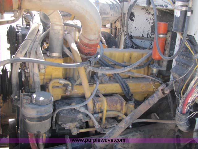 image for item 8276 1991 Peterbilt 357 semi truck