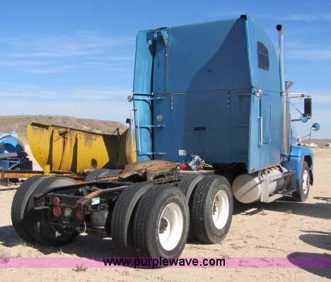 image for item 8278 1999 Freightliner FLD12064ST semi truck