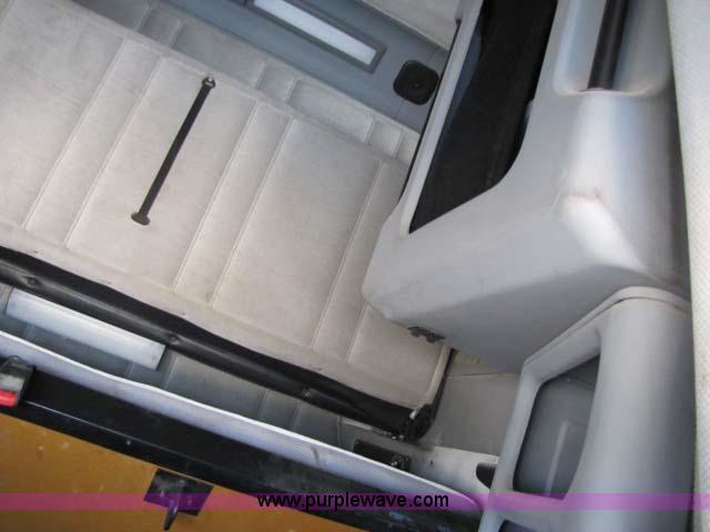 image for item 8278 1999 Freightliner FLD12064ST semi truck