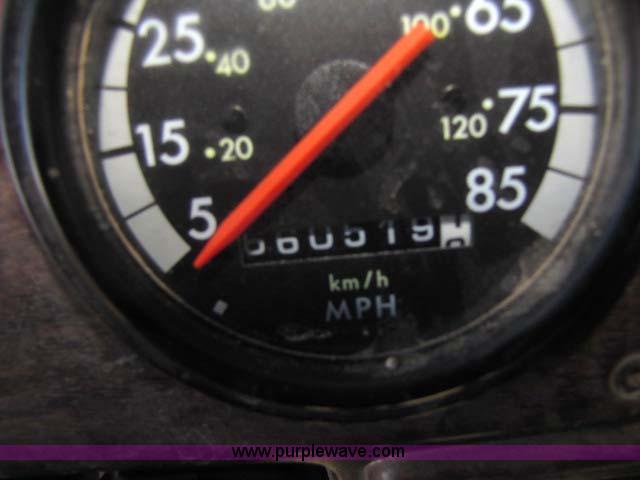 image for item 8278 1999 Freightliner FLD12064ST semi truck