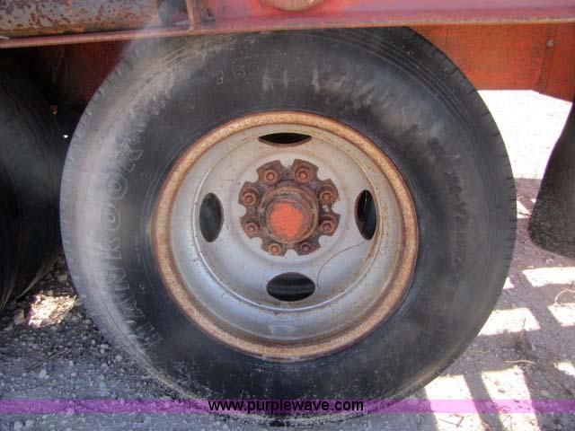 image for item 8294 1989 Bruton trailer