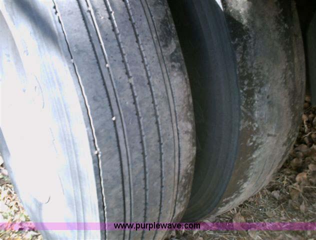 image for item 1000 1999 Timpte 40' grain trailer