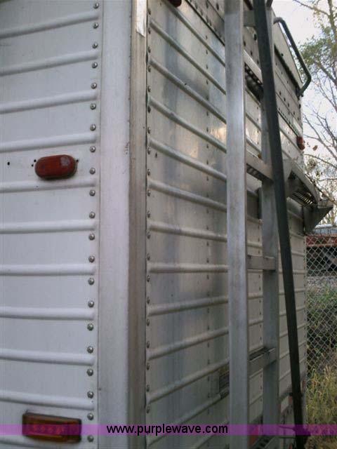 image for item 1000 1999 Timpte 40' grain trailer