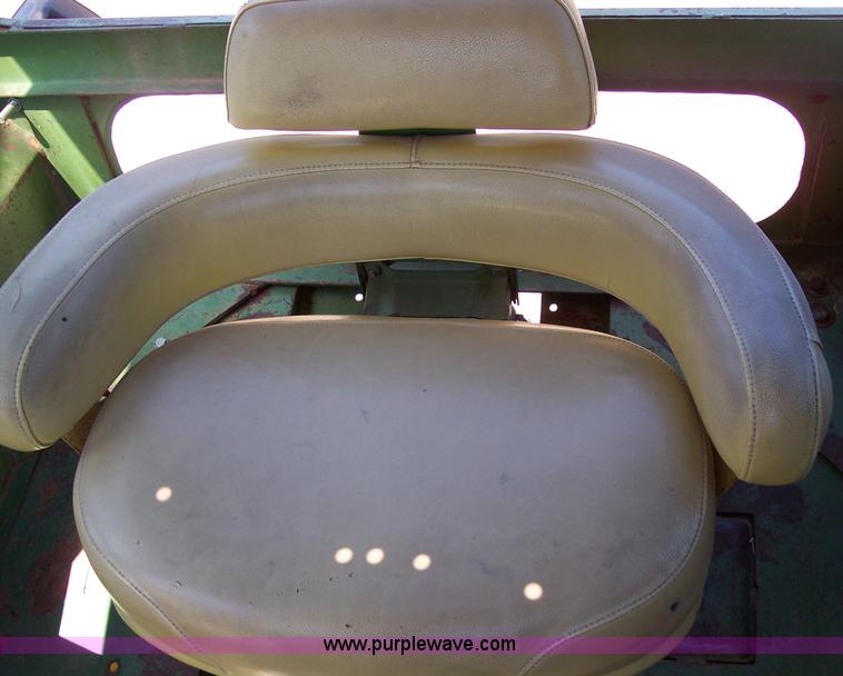 image for item 1001 1968 John Deere 4020 tractor