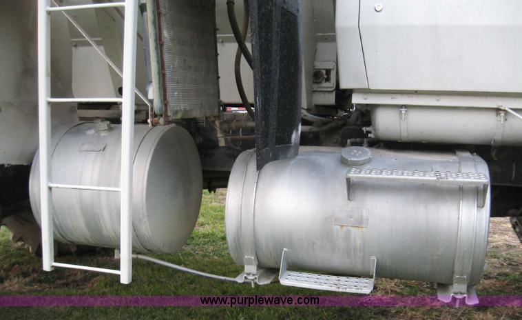 image for item 1702 1984 Ford 8000 spreader truck