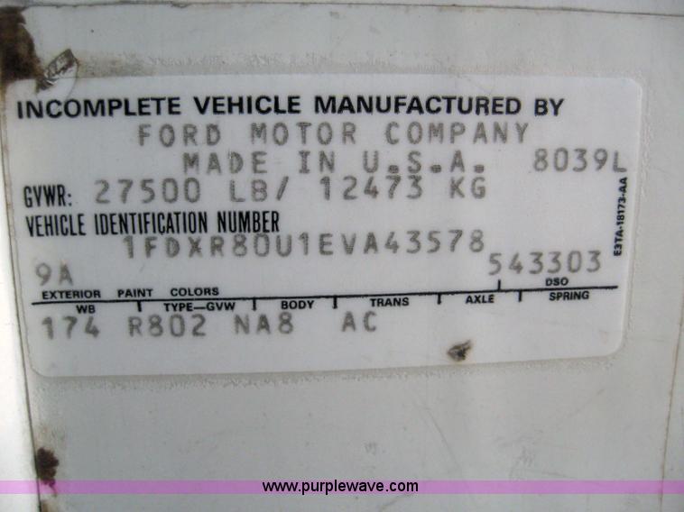 image for item 1702 1984 Ford 8000 spreader truck