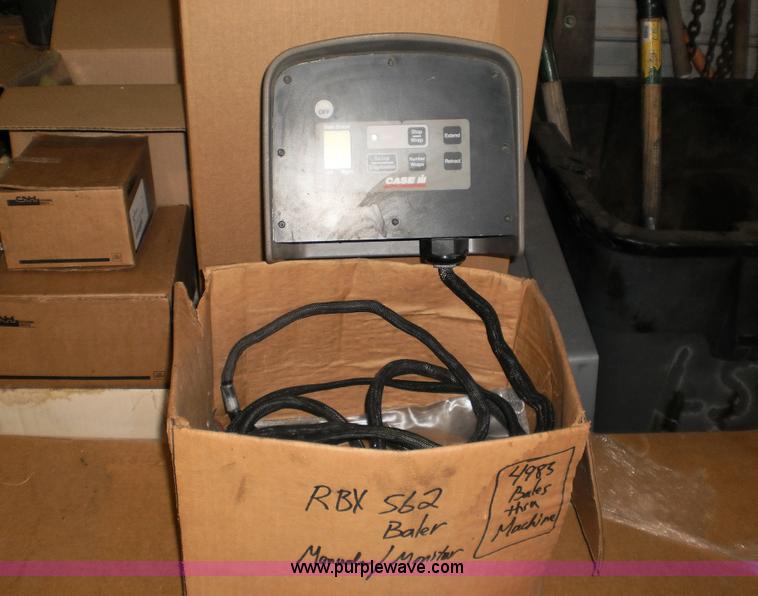 image for item 1710 2003 Case IH RBX 562 round baler