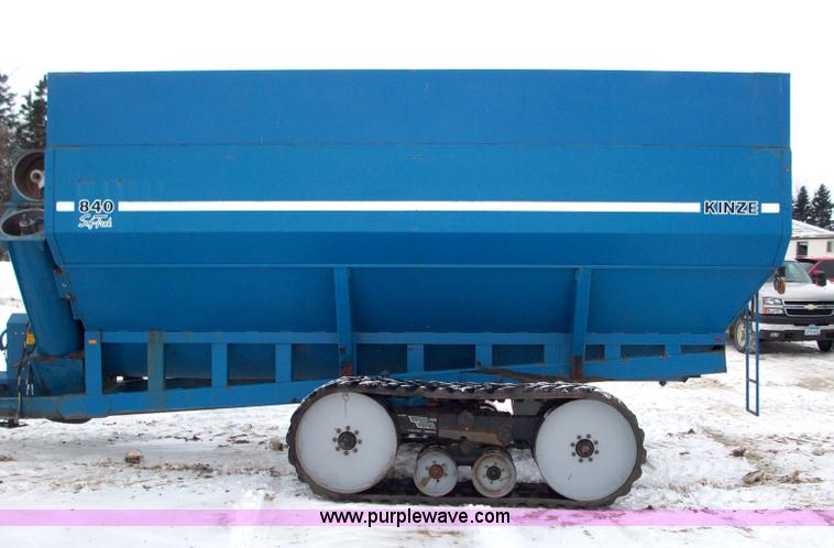 image for item 1713 Kinze 840 grain cart with Landluvr tracks