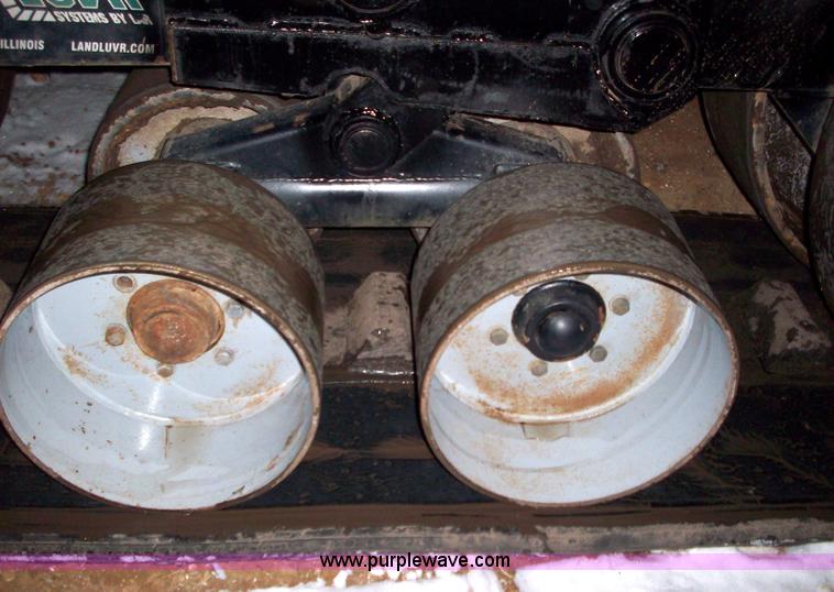 image for item 1713 Kinze 840 grain cart with Landluvr tracks