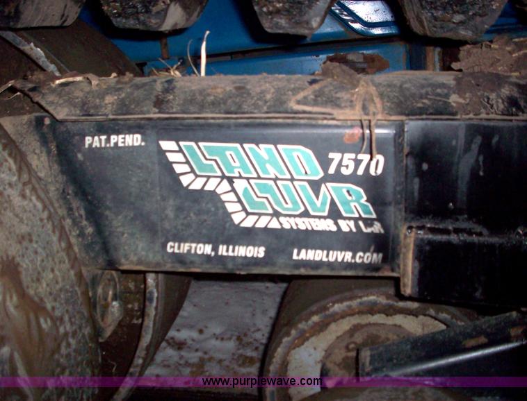 image for item 1713 Kinze 840 grain cart with Landluvr tracks