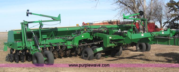 image for item 3039 1996 Great Plains 2N-3010 drill