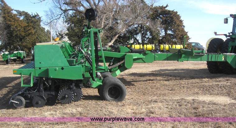 image for item 3039 1996 Great Plains 2N-3010 drill