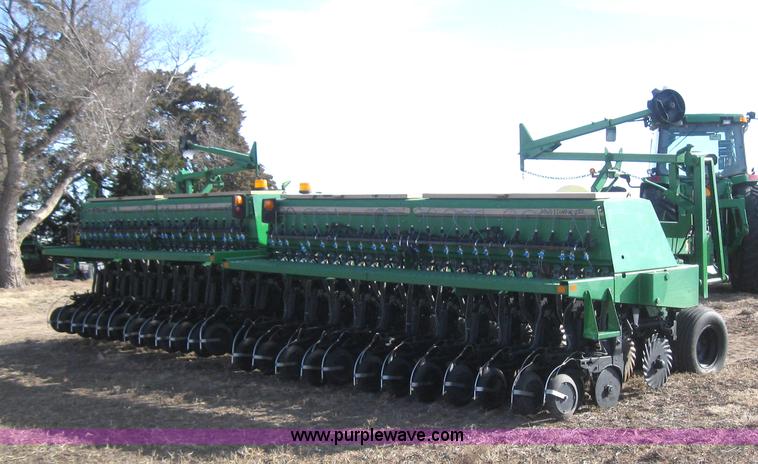 image for item 3039 1996 Great Plains 2N-3010 drill