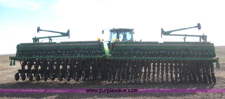 image for item 3039 1996 Great Plains 2N-3010 drill