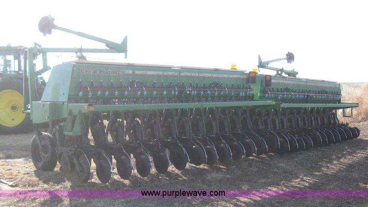 image for item 3039 1996 Great Plains 2N-3010 drill