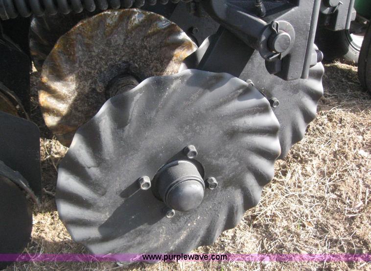 image for item 3039 1996 Great Plains 2N-3010 drill