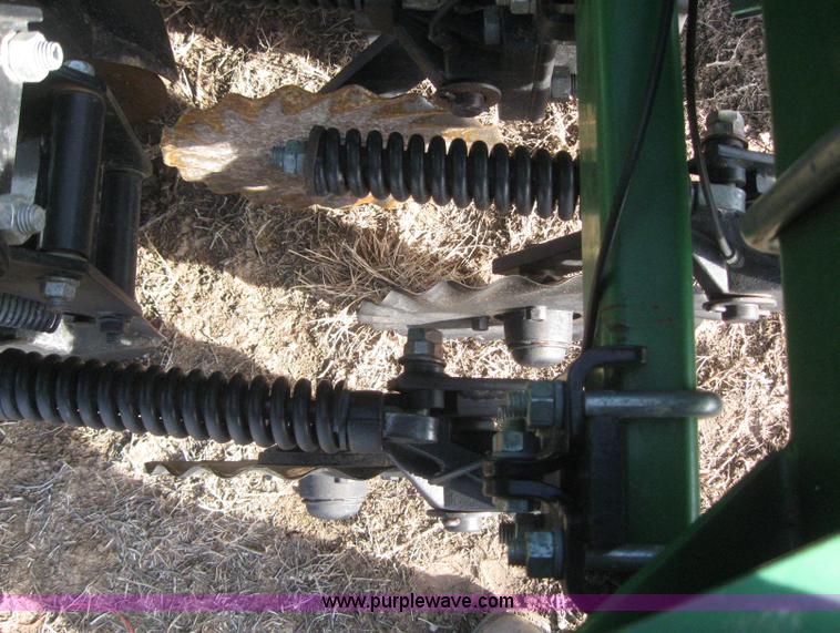 image for item 3039 1996 Great Plains 2N-3010 drill