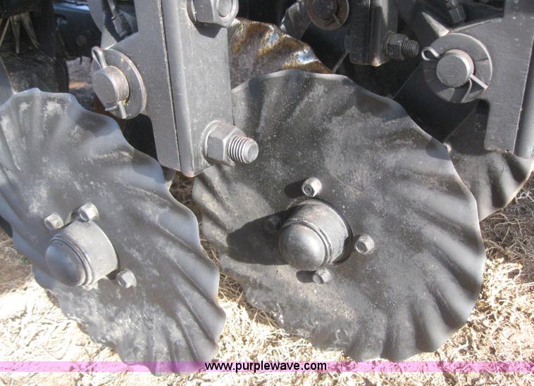 image for item 3039 1996 Great Plains 2N-3010 drill