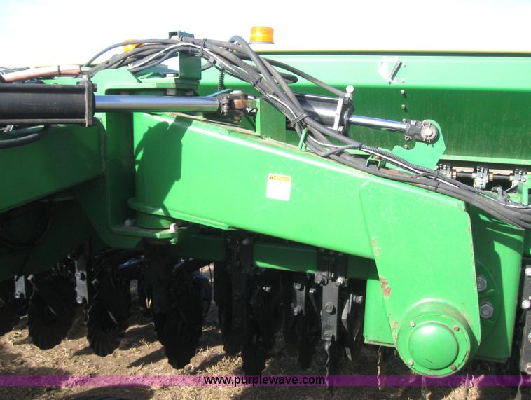 image for item 3039 1996 Great Plains 2N-3010 drill